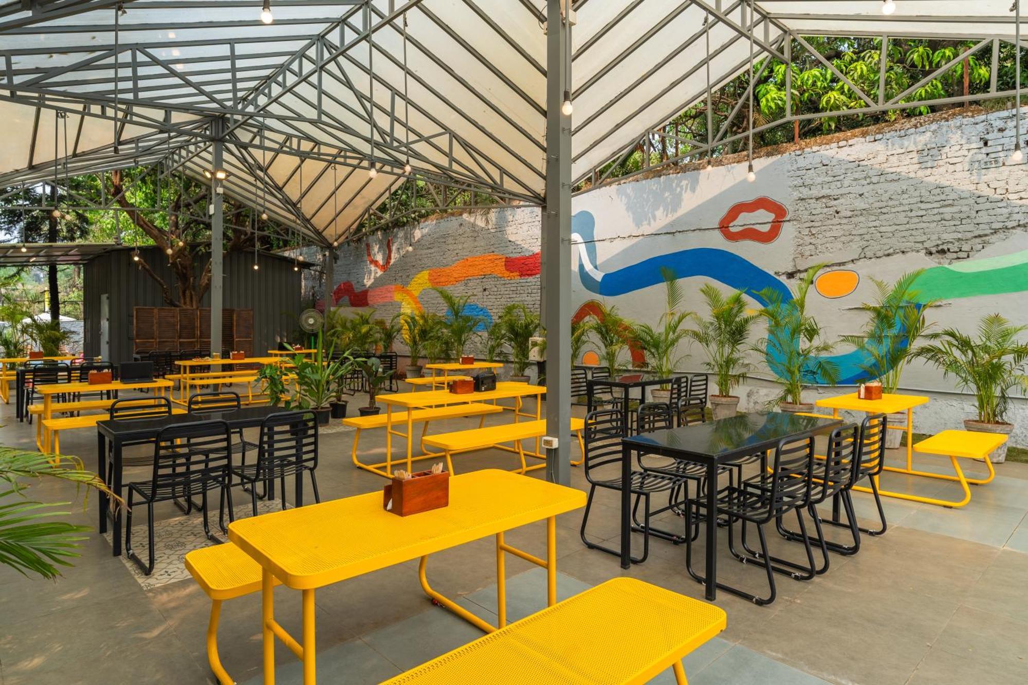 The Hosteller Lonavala, City Centre Exterior foto
