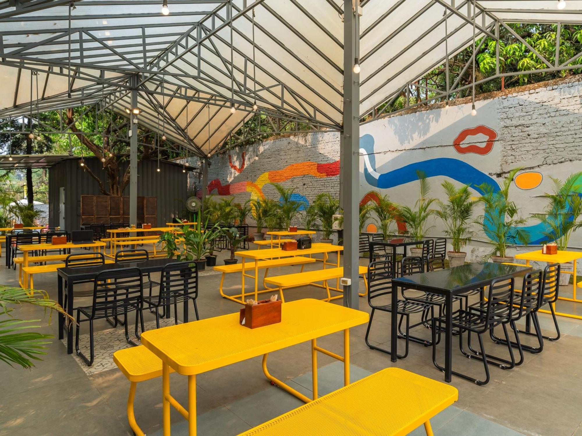 The Hosteller Lonavala, City Centre Exterior foto