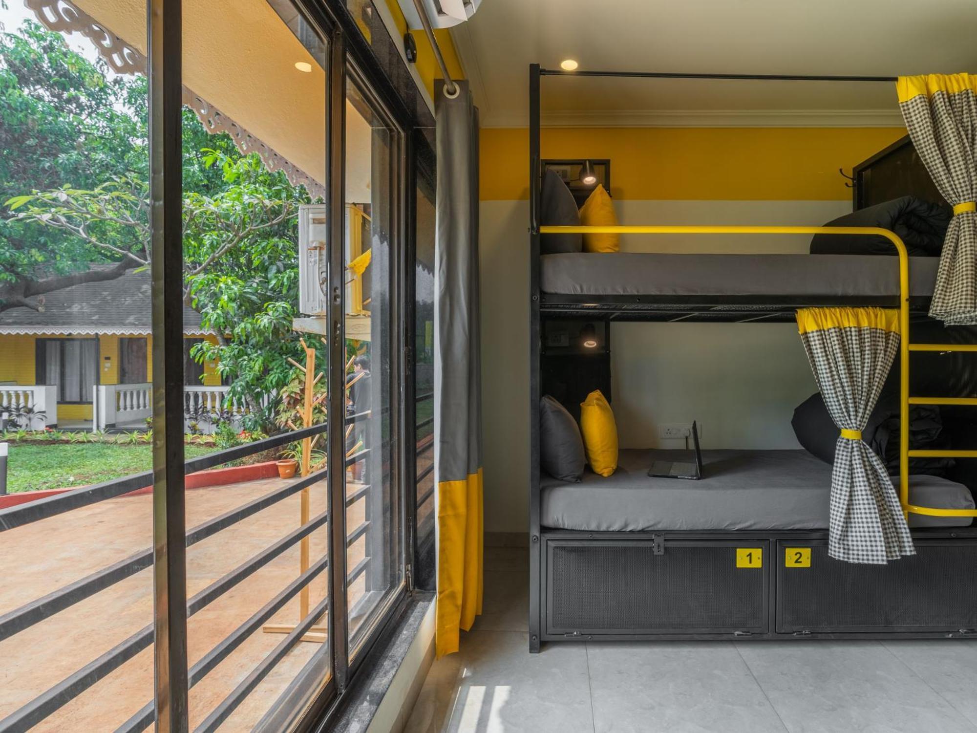 The Hosteller Lonavala, City Centre Exterior foto