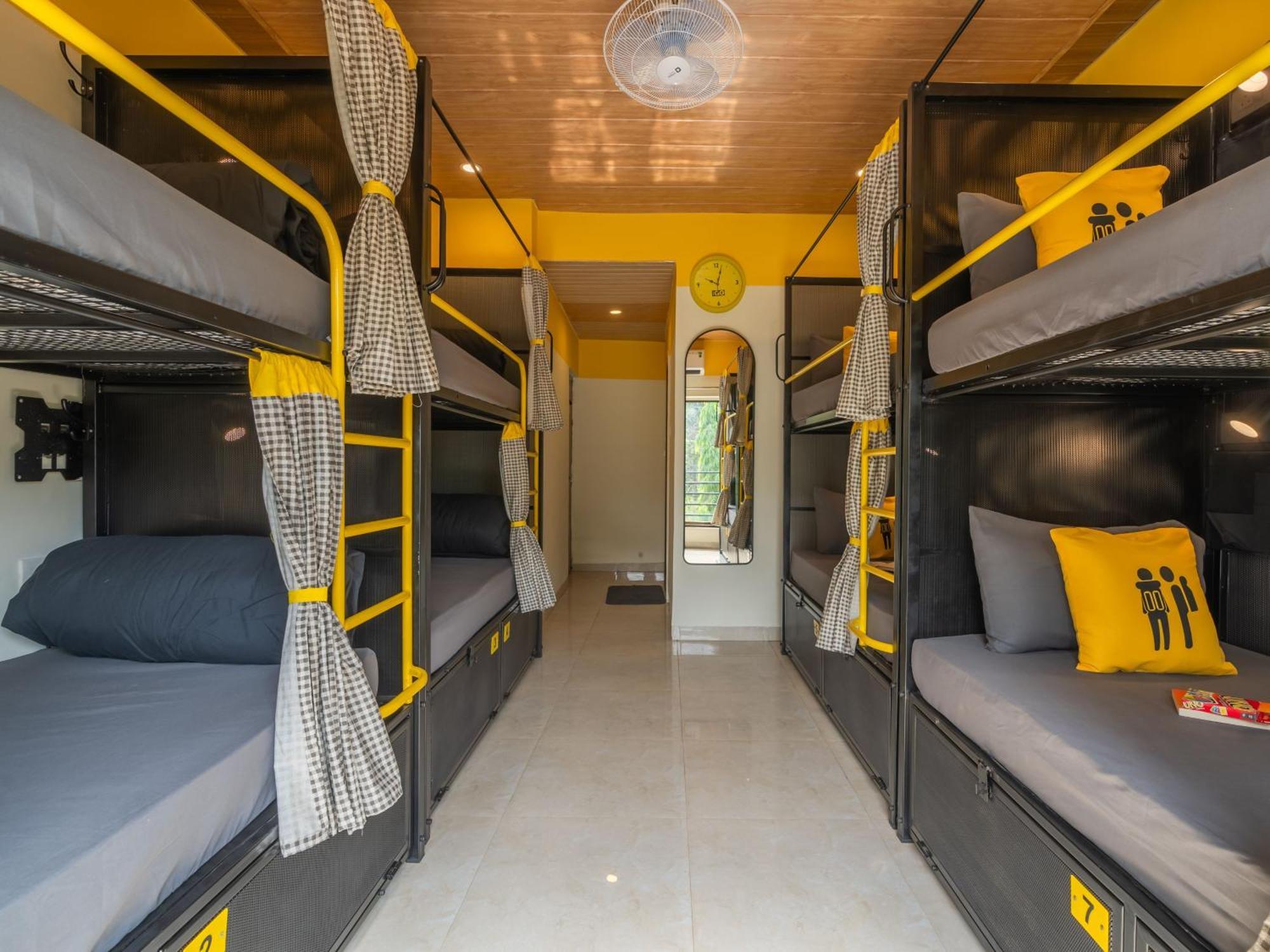 The Hosteller Lonavala, City Centre Exterior foto