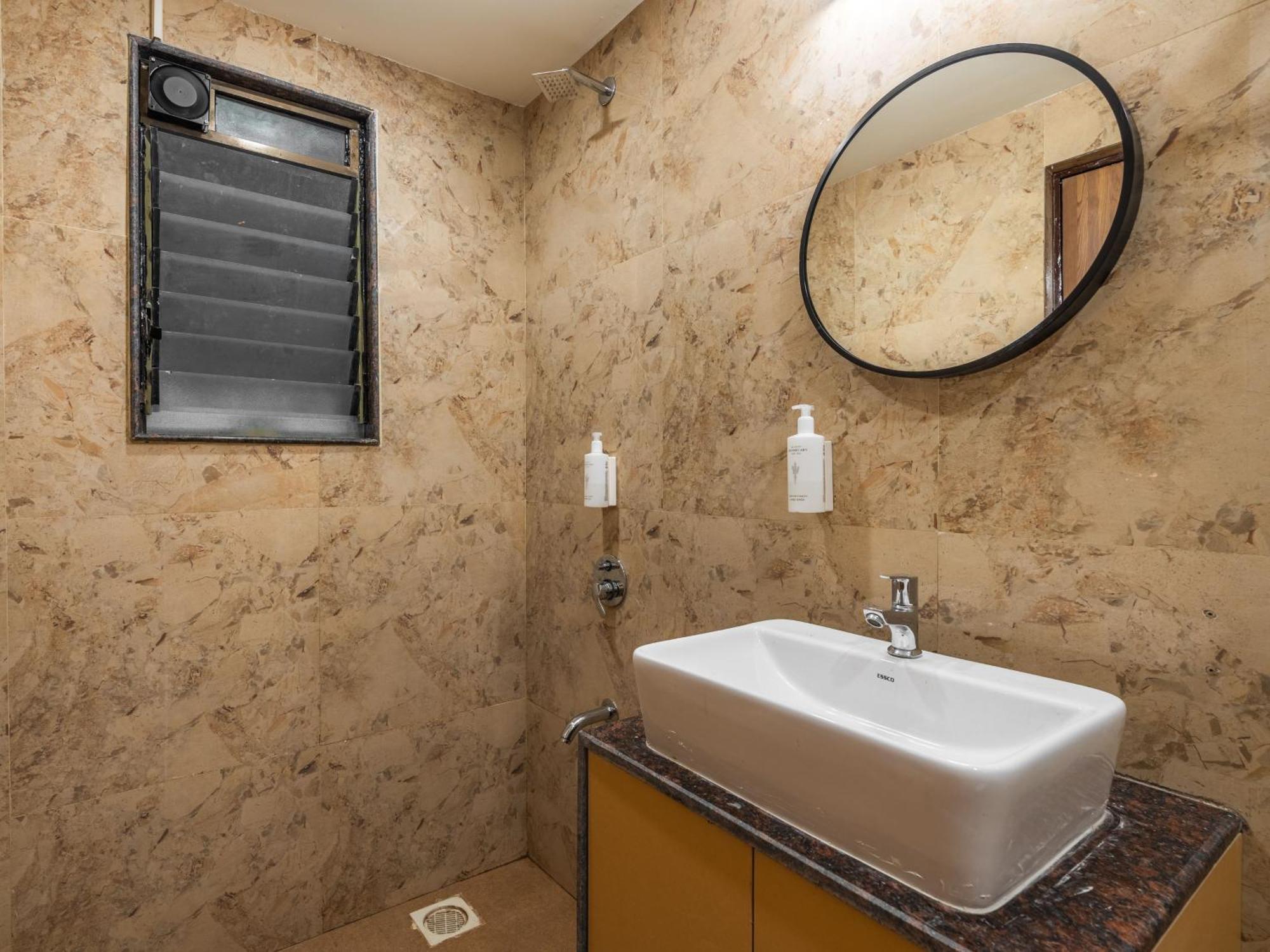 The Hosteller Lonavala, City Centre Quarto foto